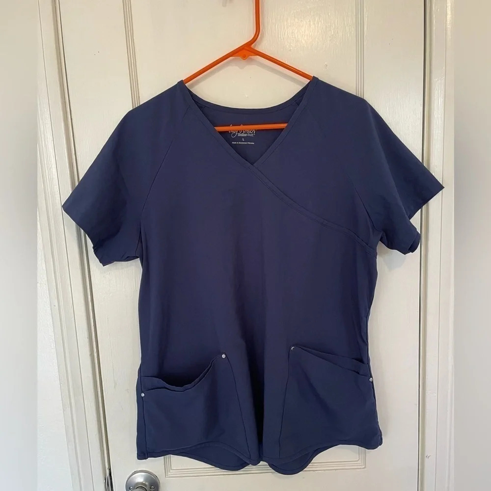 Easy Stretch ButterSoft Scrub Top​​​​​